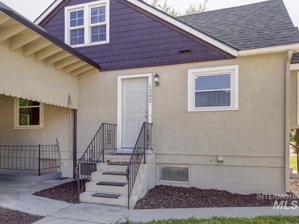 1202 E Main Street, Emmett, ID 83617