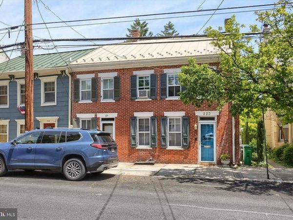 221 223 S PITT STREET , CARLISLE, PA 17013