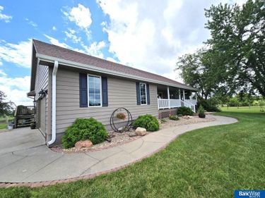 6830 SW 9 Street, Lincoln, NE 68523