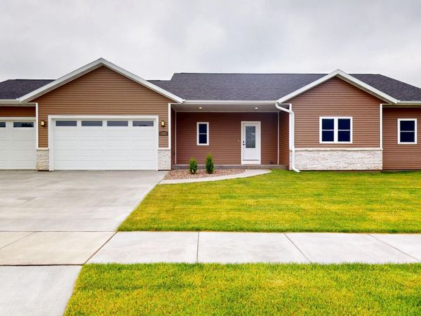 1222 Leo Dr, Holmen, WI 54636