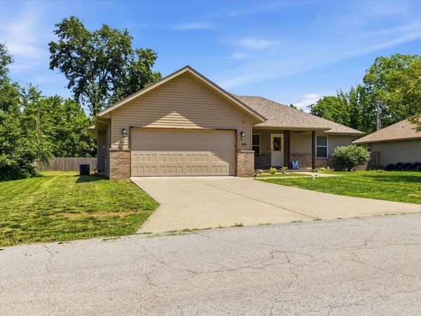 579 S Forest Lane, Republic, MO 65738