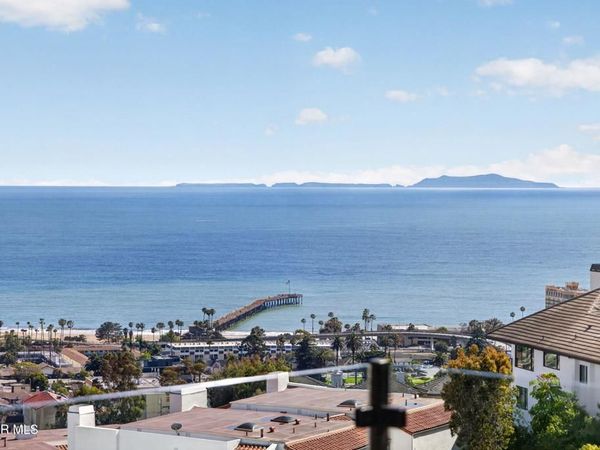 818 Caliente Lane, Ventura, CA 93001