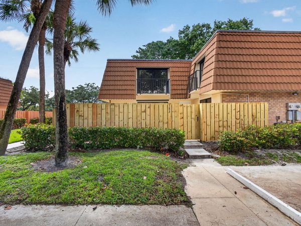 183 Charter Way, West Palm Beach, FL 33407