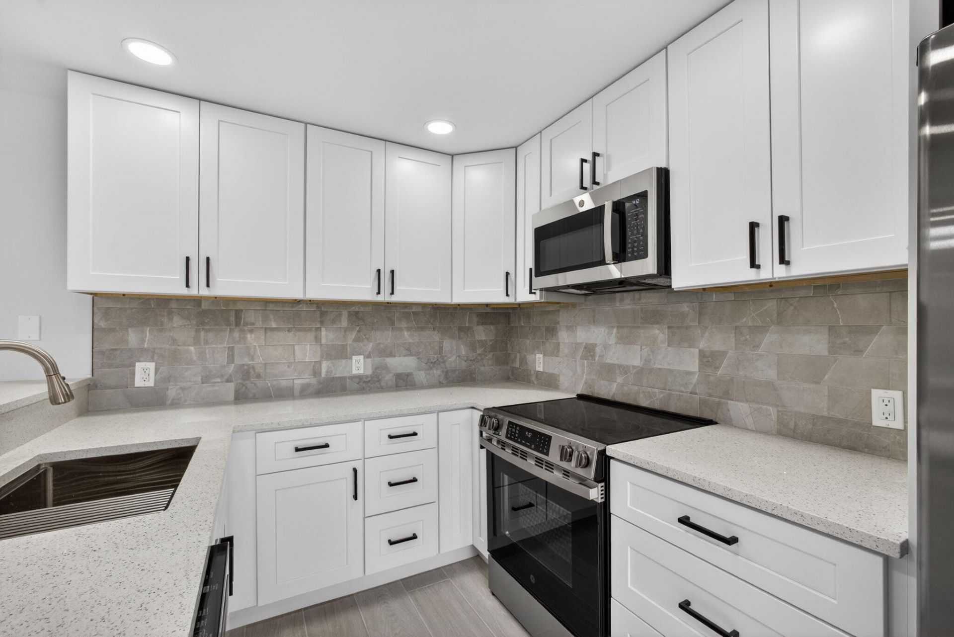 183 Charter Way, West Palm Beach, FL 33407 Photo