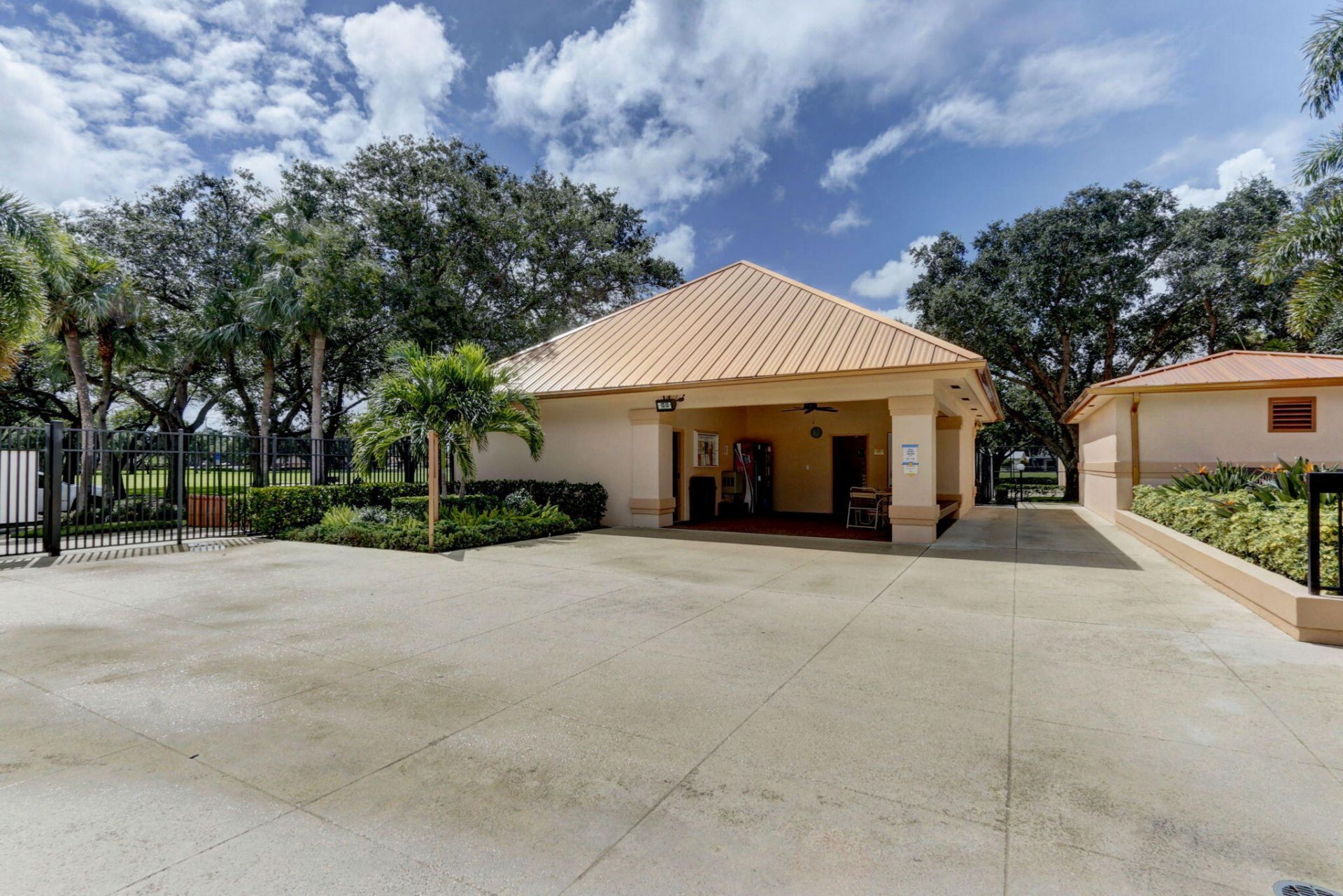 183 Charter Way, West Palm Beach, FL 33407 Photo