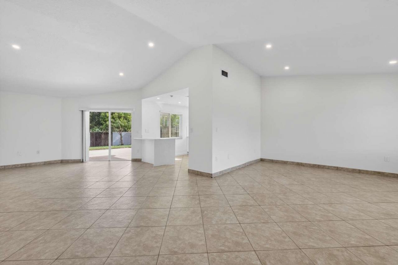 1329 SW 151st Way, Sunrise, FL 33326 Photo