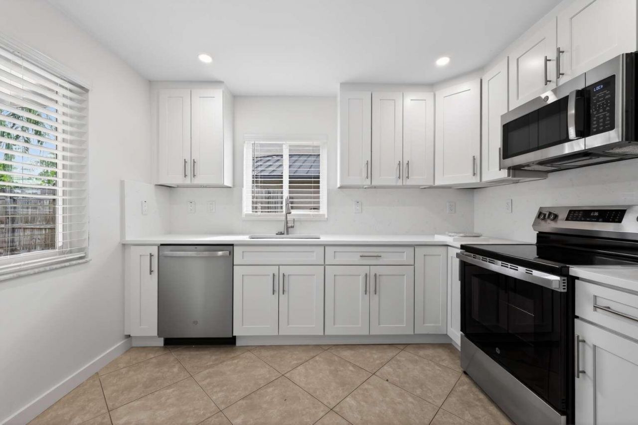 1329 SW 151st Way, Sunrise, FL 33326 Photo