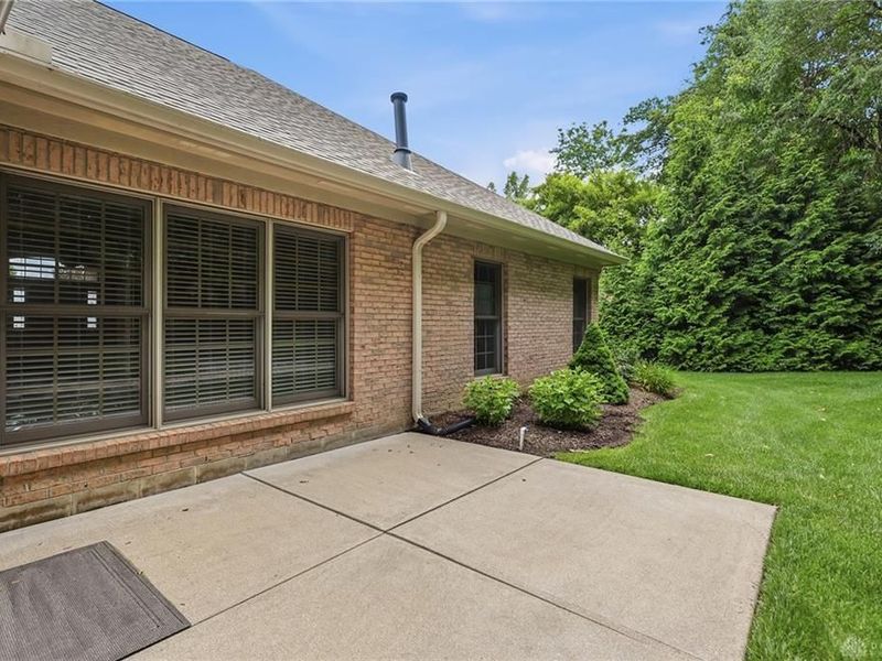 1901 N Regent Park Drive, Bellbrook, OH 45305 Photo 54