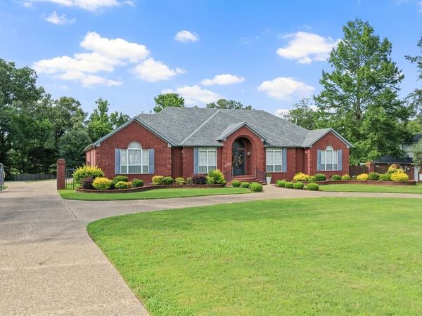 903 Deer Trail Ln , Mount Pleasant, TX 75455