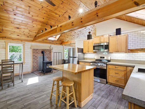 18 Third Street, Windham, NH 03087