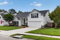 1561 Ashley Garden Boulevard photo 4