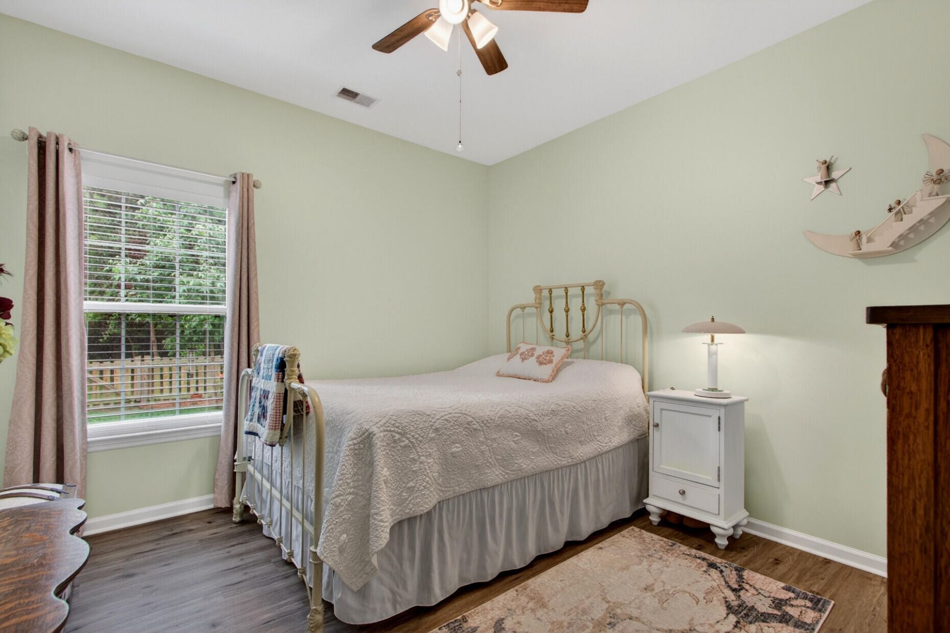 1561 Ashley Garden Boulevard Photo 37