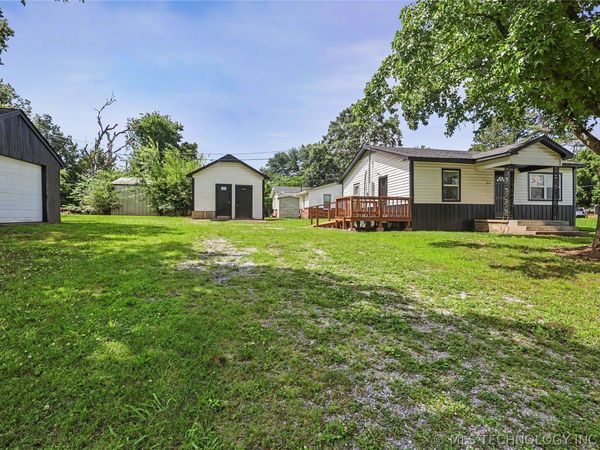 202 Radcliff Street , Locust Grove, OK 74352