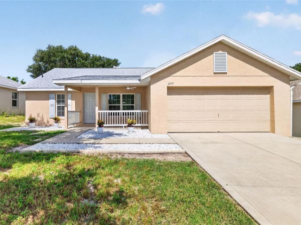2717 SAVANNAH DRIVE , LEESBURG, FL 34748
