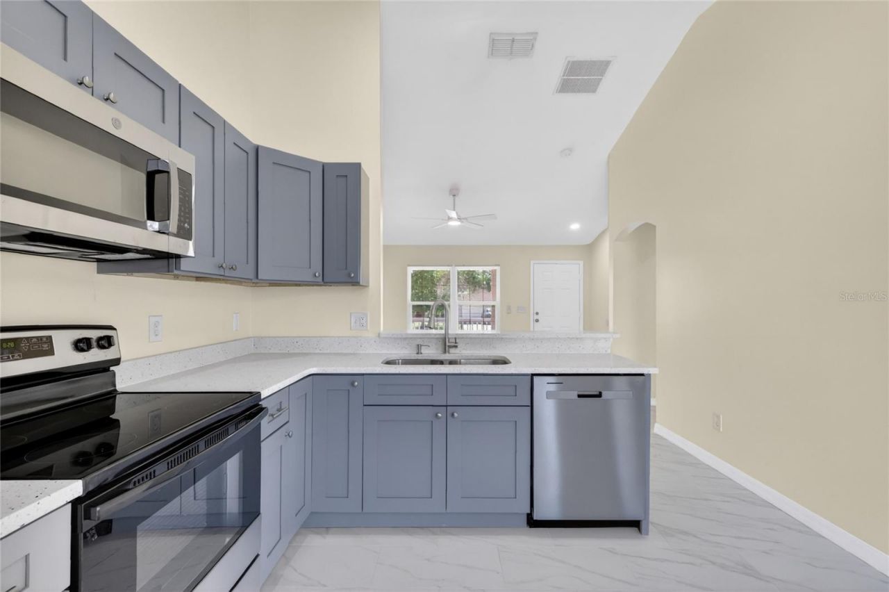 2717 Savannah Drive , Leesburg, FL 34748 Photo