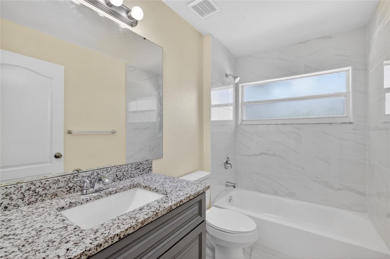 2717 Savannah Drive, Leesburg, FL 34748 Photo