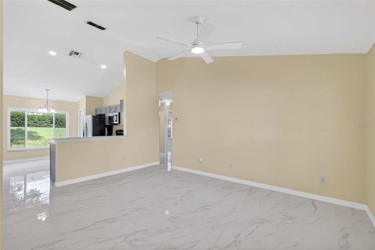 2717 Savannah Drive, Leesburg, FL 34748 Photo