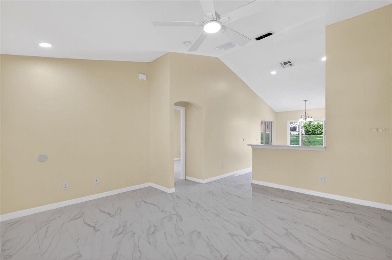 2717 Savannah Drive, Leesburg, FL 34748 Photo