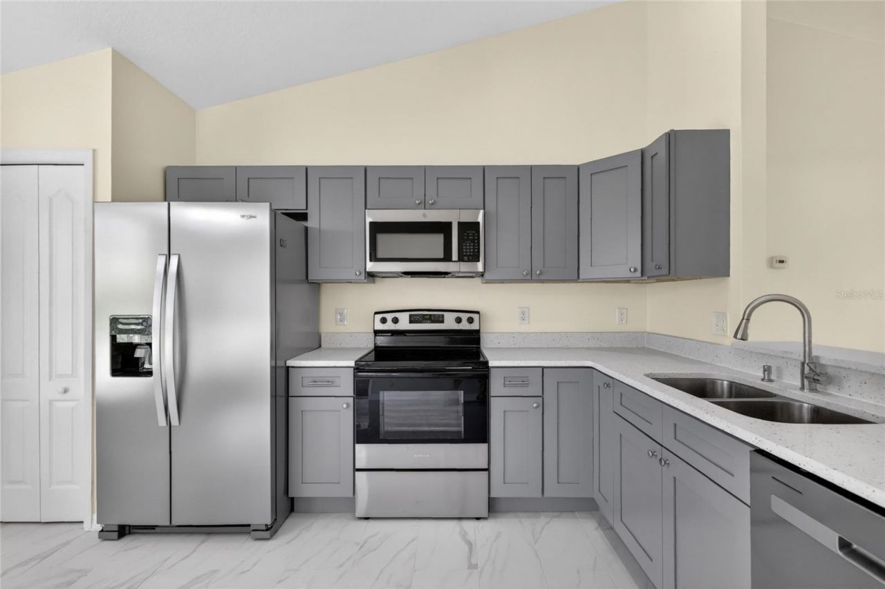 2717 Savannah Drive , Leesburg, FL 34748 Photo