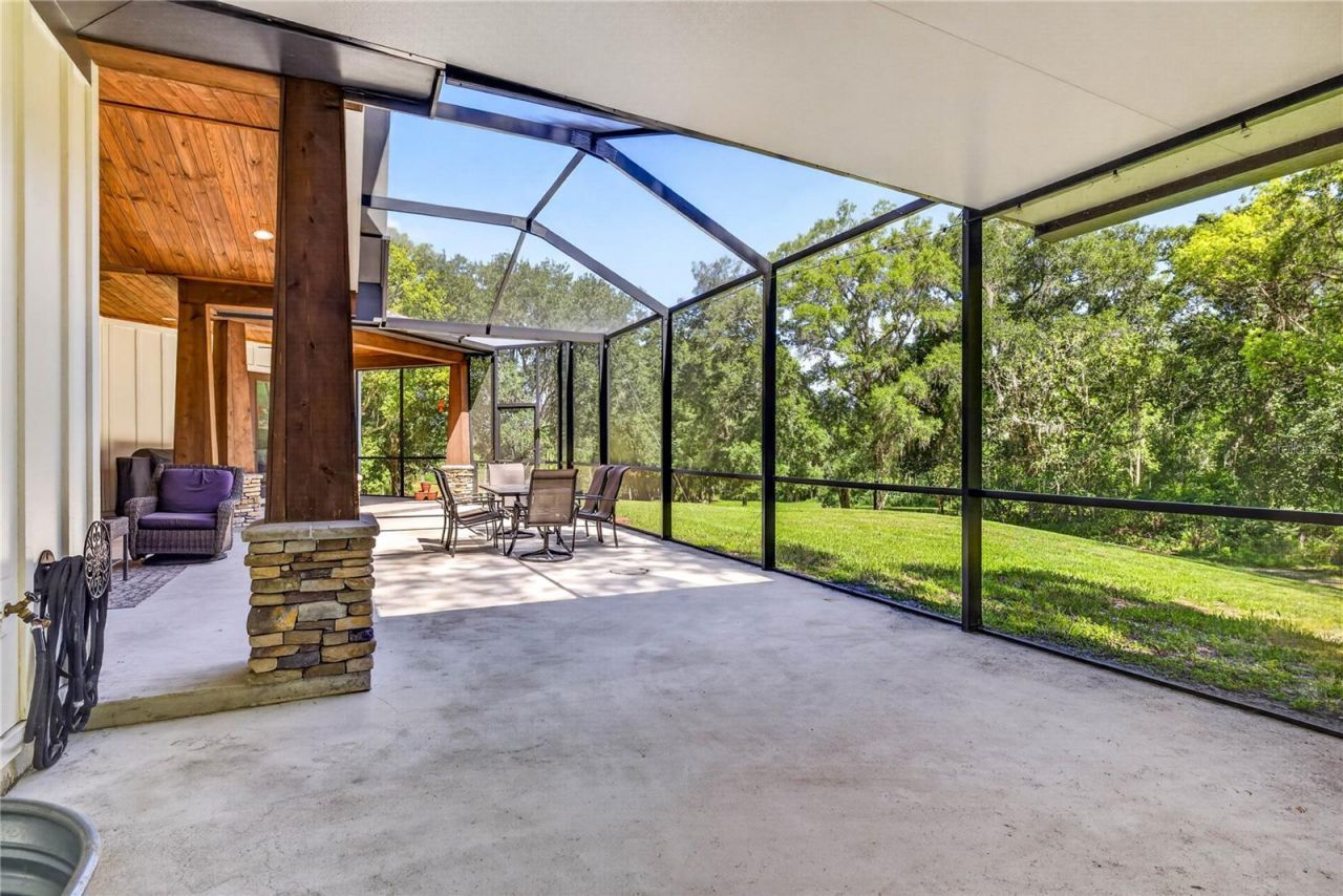 17265 Meadow Bluff View, Dade City, FL 33523 Photo