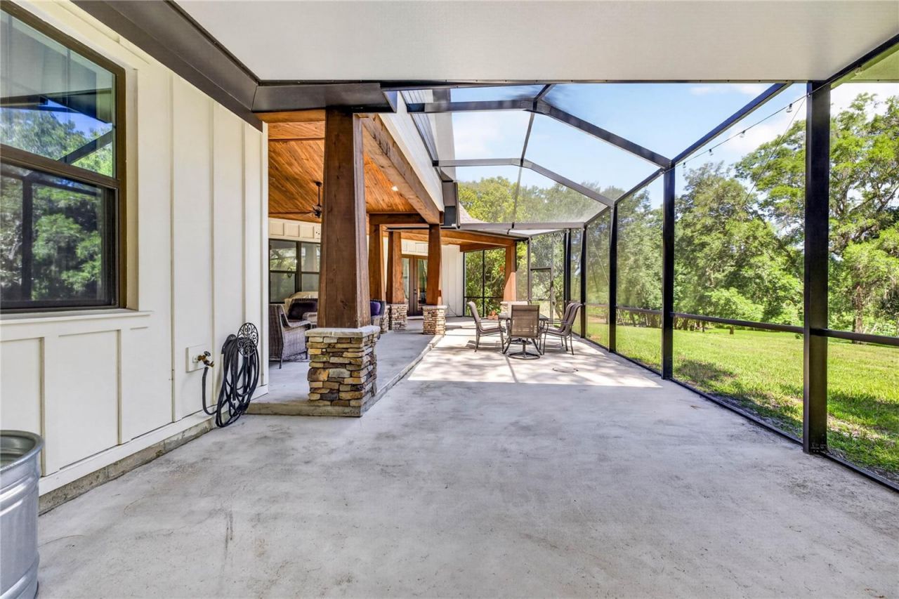 17265 Meadow Bluff View, Dade City, FL 33523 Photo