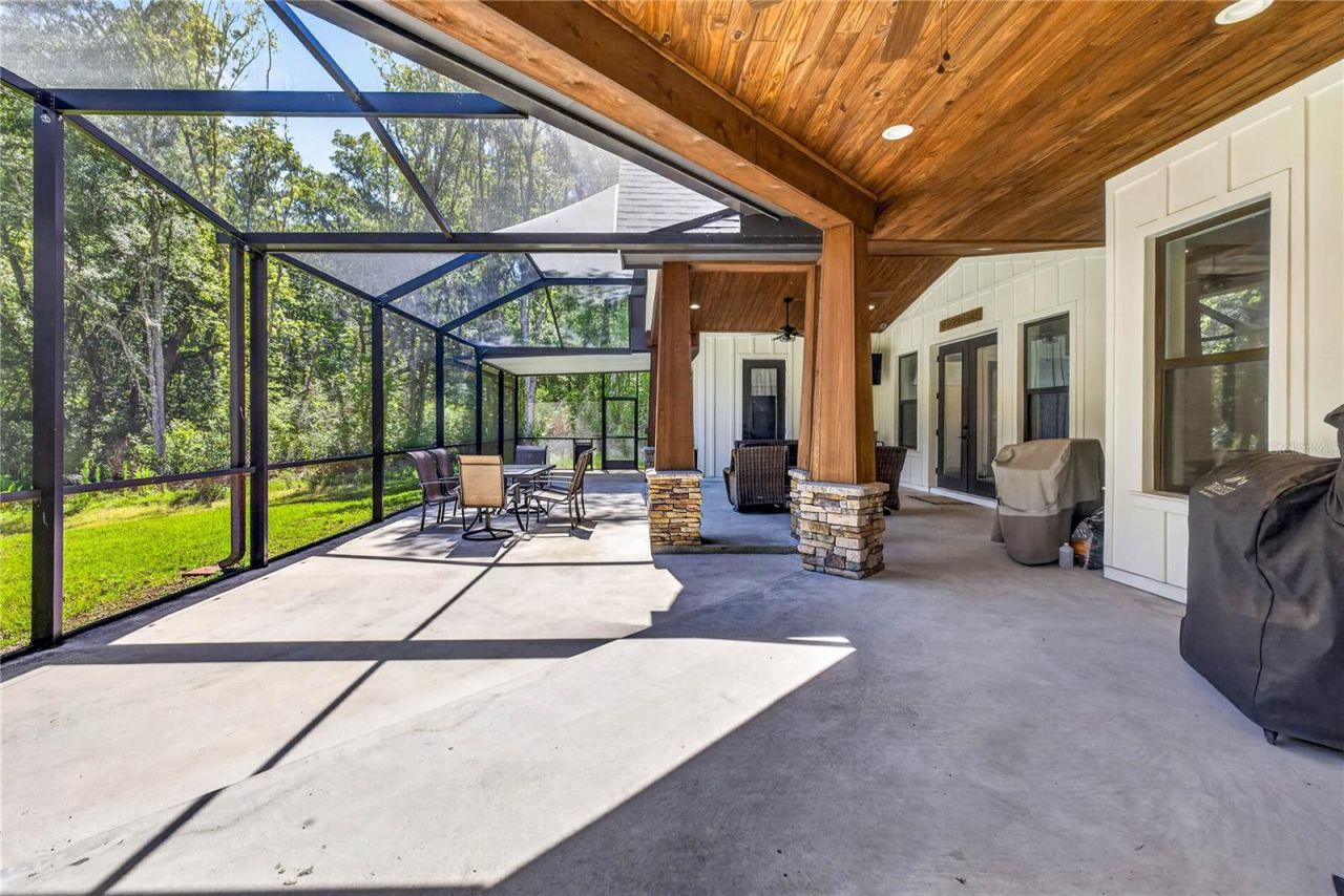 17265 Meadow Bluff View, Dade City, FL 33523 Photo