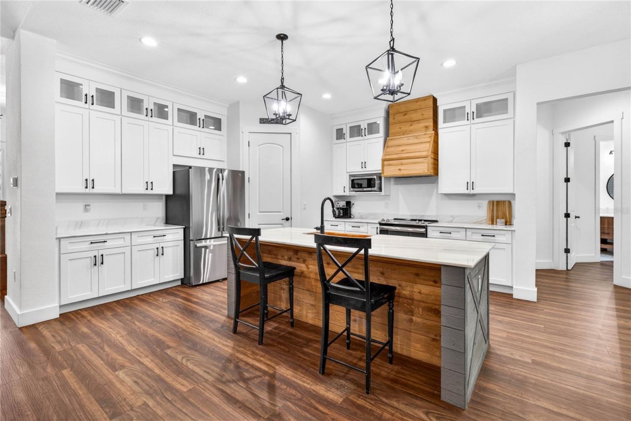 17265 Meadow Bluff View, Dade City, FL 33523 Photo