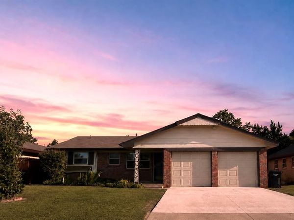 128 SW 12th Street, Moore, OK 73160
