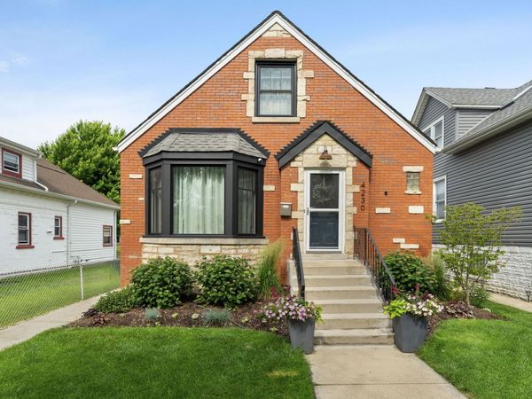 4230 N Moody Avenue, Chicago, IL 60634