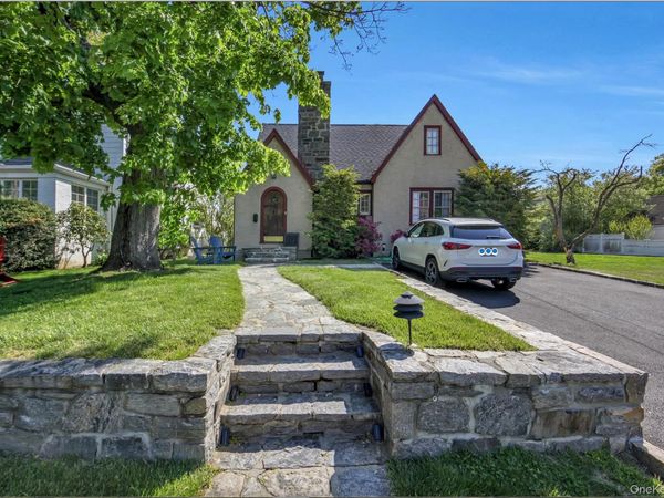 27 Summit Street , Eastchester, NY 10709