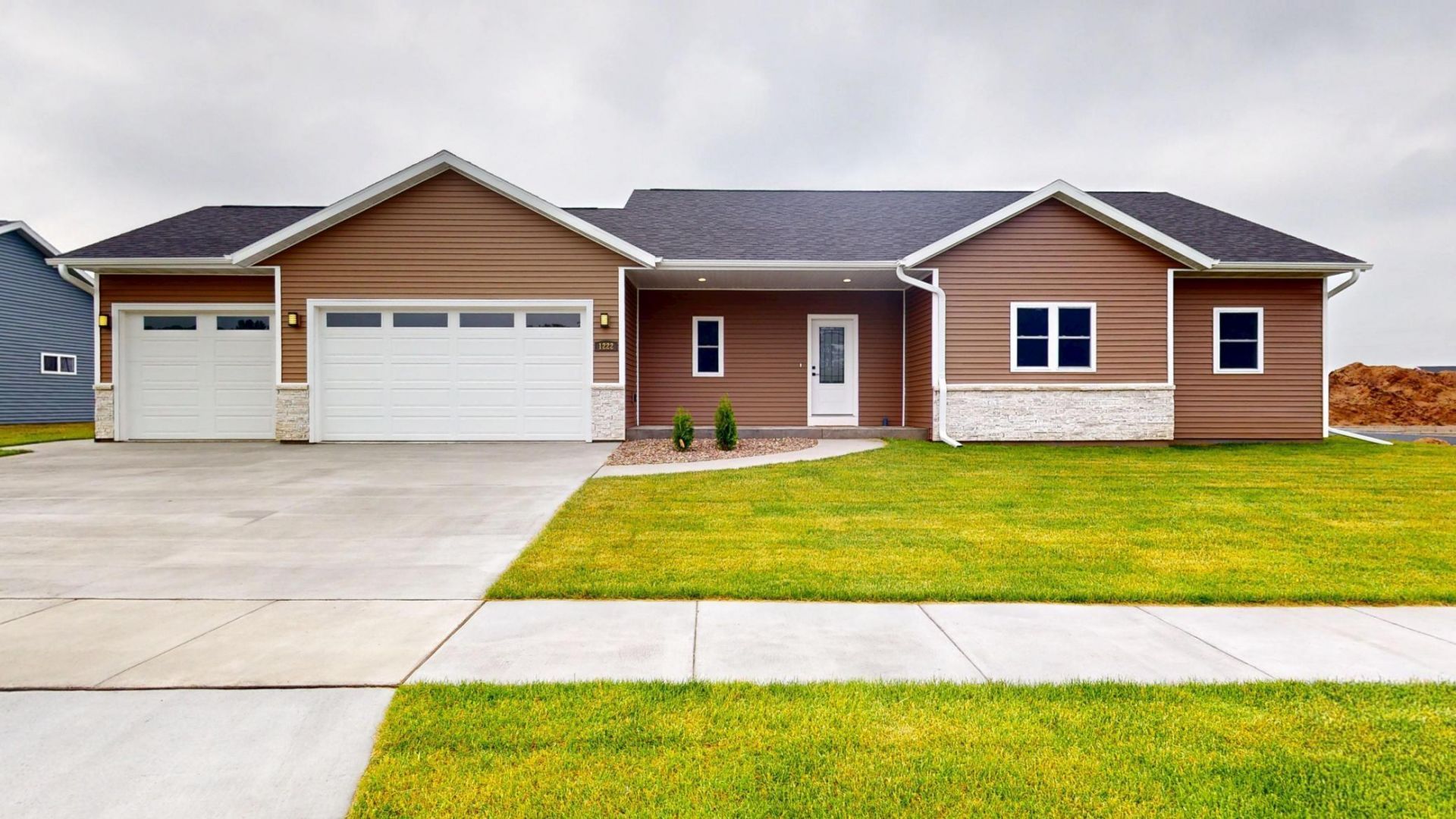1222 Leo Drive , Holmen, WI 54636