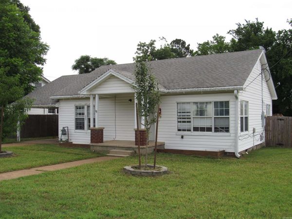 500 N Cross Street , Searcy, AR 72143