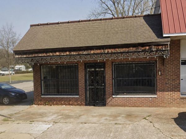 430 W Market Street , Bolivar, TN 38008
