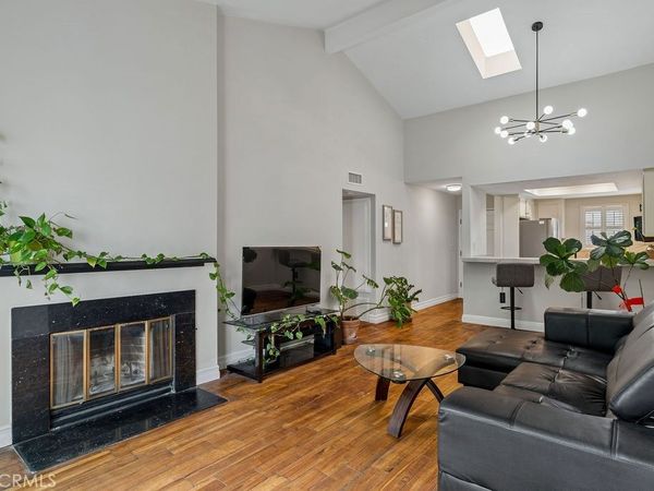 645 Chestnut Avenue, Unit 305, Long Beach, CA 90802