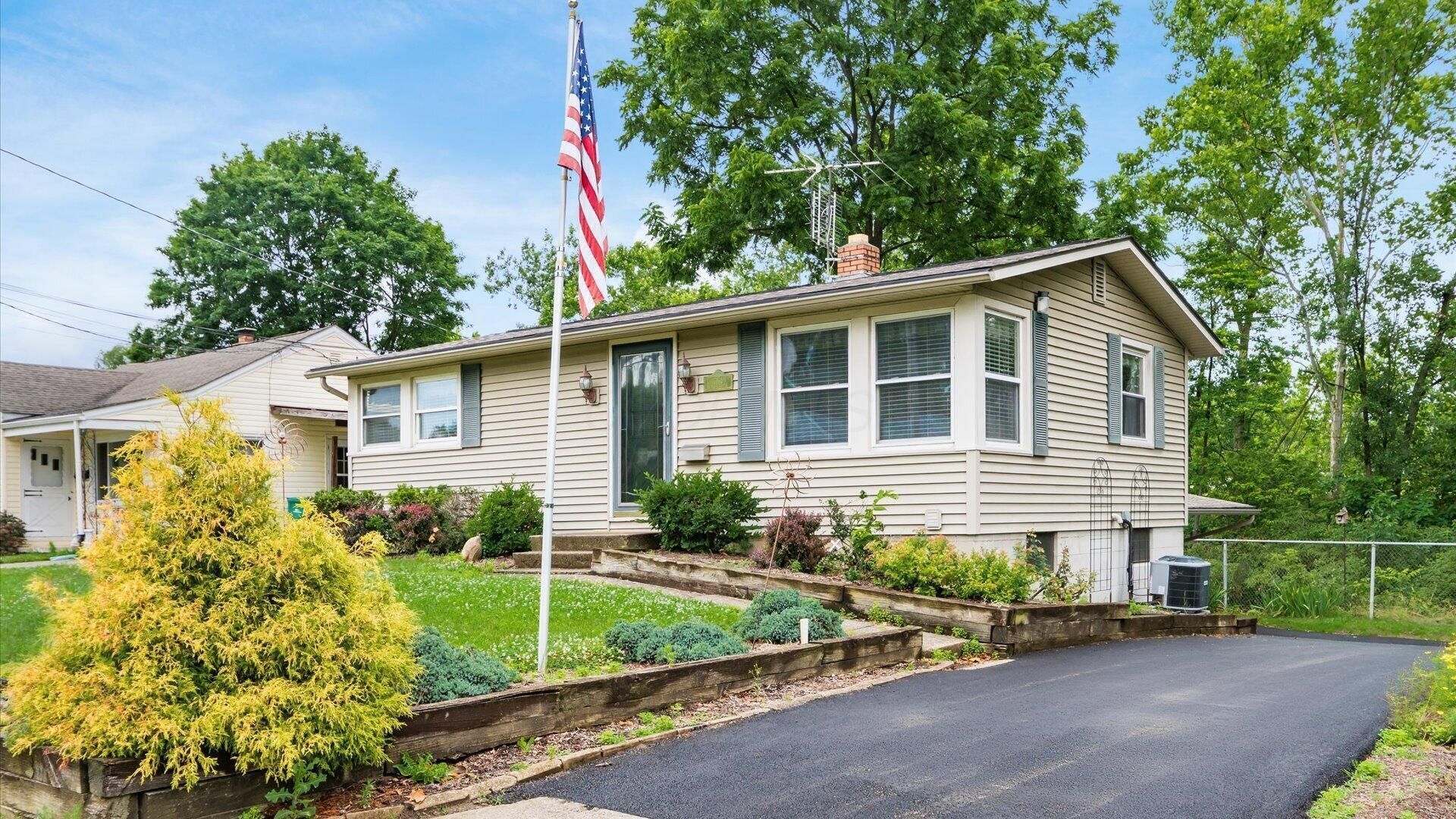 764 Walker Street, Newark, OH 43055 Main Photo