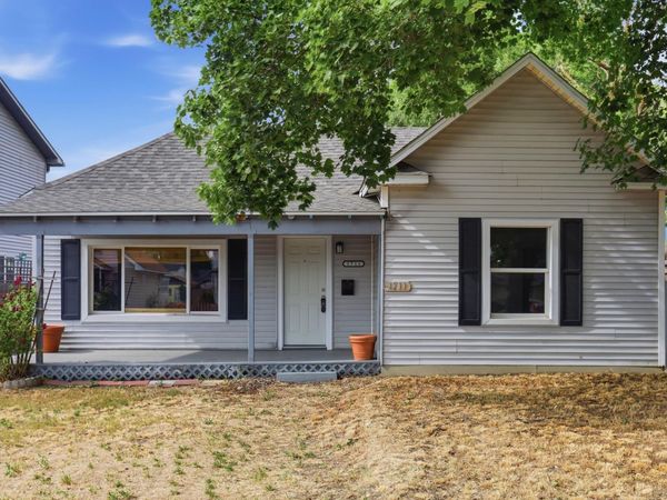 1711 E Desmet Ave, Spokane, WA 99202