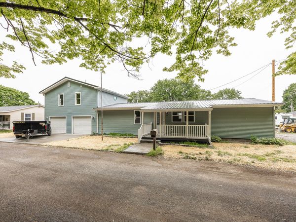 611 N Franklin Street , Knightstown, IN 46148