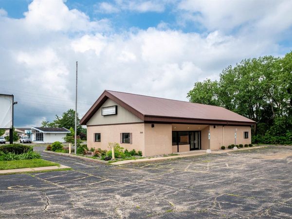 7319 N UNIVERSITY Street, Peoria, IL 61614