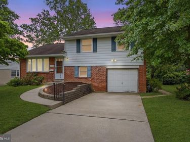 2916 LARKSPUR LANE, SECANE, PA 19018