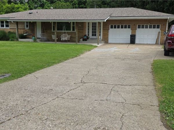234 Pleasantview Drive, Weirton, WV 26062