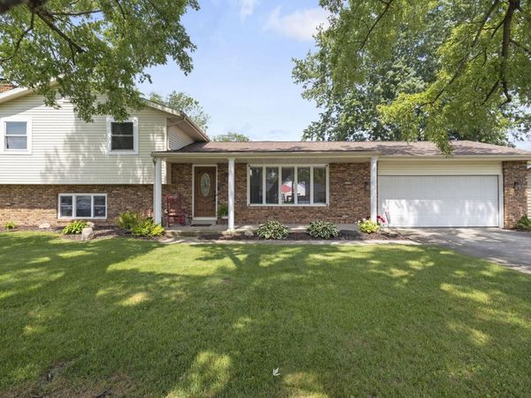609 Westlake Drive, Middlebury, IN 46540