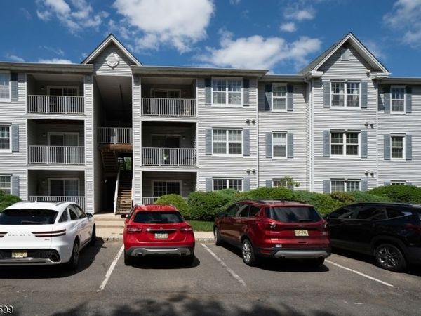 110 Stratford Pl, Bridgewater, NJ 08805