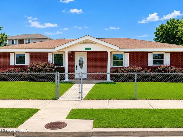 135 Pine Grove Avenue, Biloxi, MS 39531