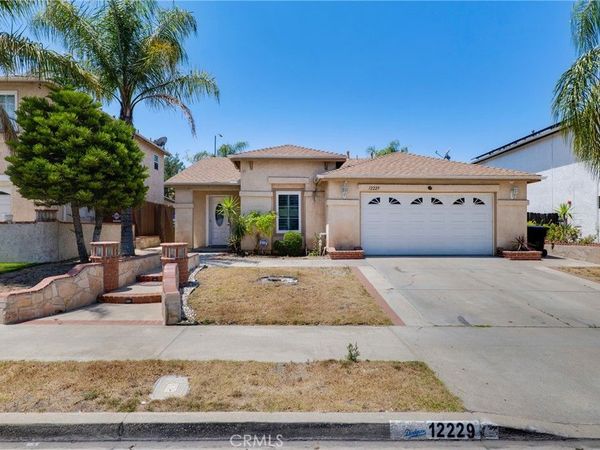 12229 Canyon Hill, Sylmar, CA 91342