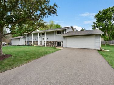 7315 Stewart Drive, Eden Prairie, MN 55346