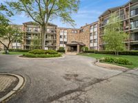 250 W Parliament Place, Mount Prospect, IL 60056 primary photo