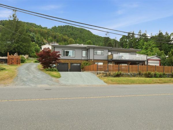 430 Davis Rd , Ladysmith, BC V9G 1V5