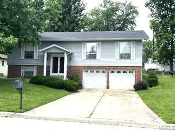 68 Julie Lane, St Peters, MO 63376
