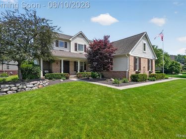 2004 Palmer Drive, Wixom, MI 48393