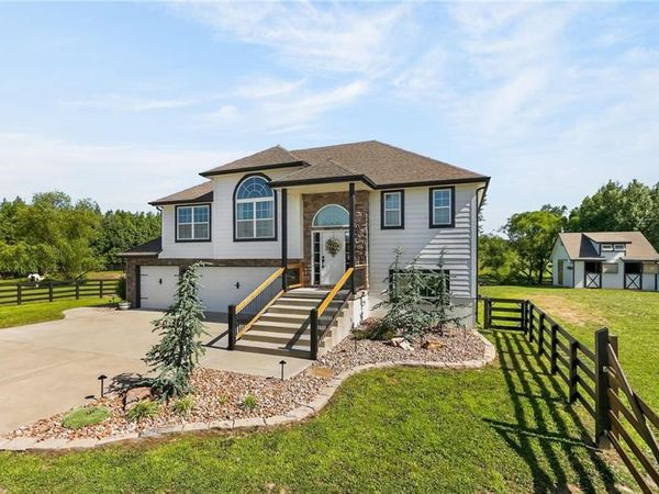 16956 Auburn Court, Bonner Springs, KS 66012